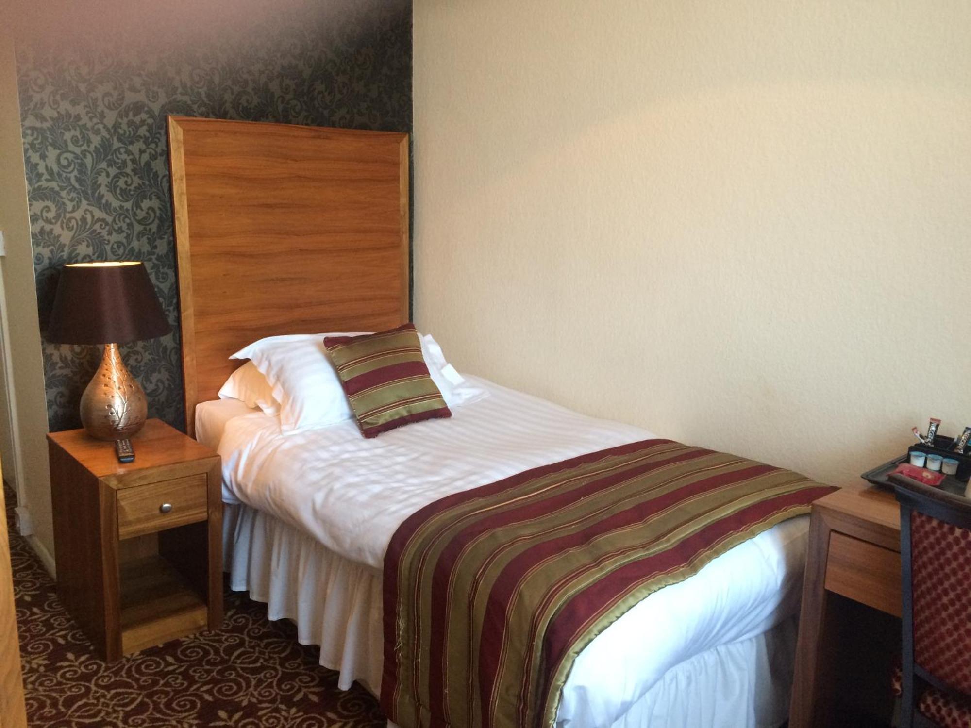 The Three Tuns Hotel Wetherspoon Thirsk Ruang foto