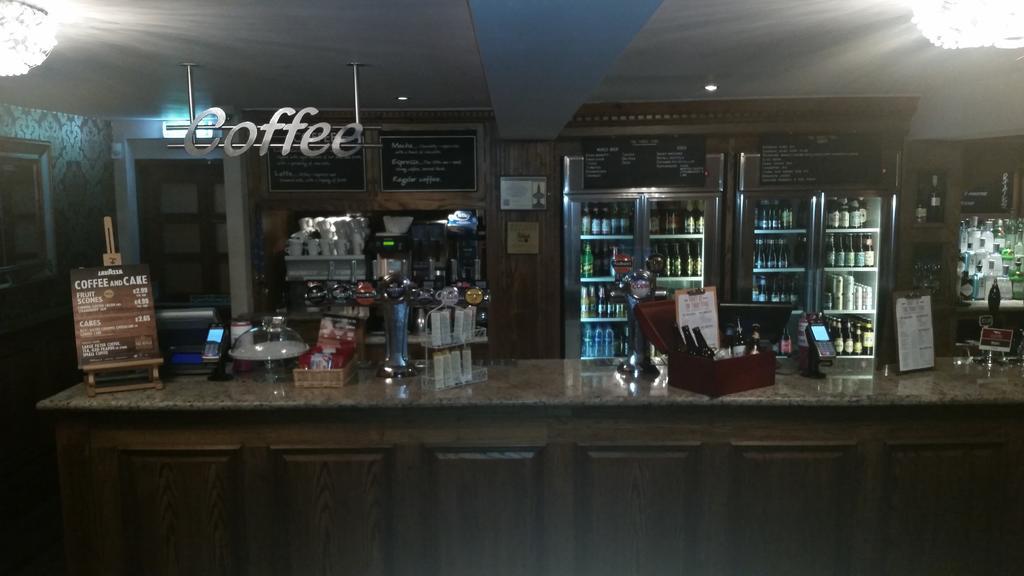 The Three Tuns Hotel Wetherspoon Thirsk Bagian luar foto